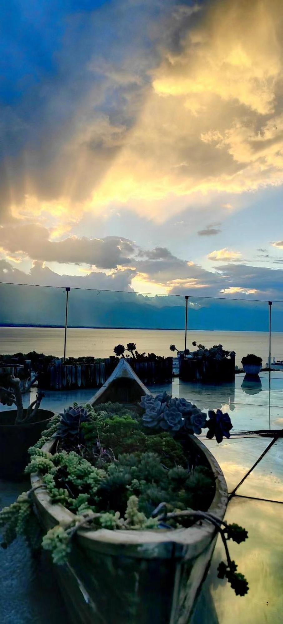 Dali Listening Sea View Villa大理听城海景别墅 Buitenkant foto