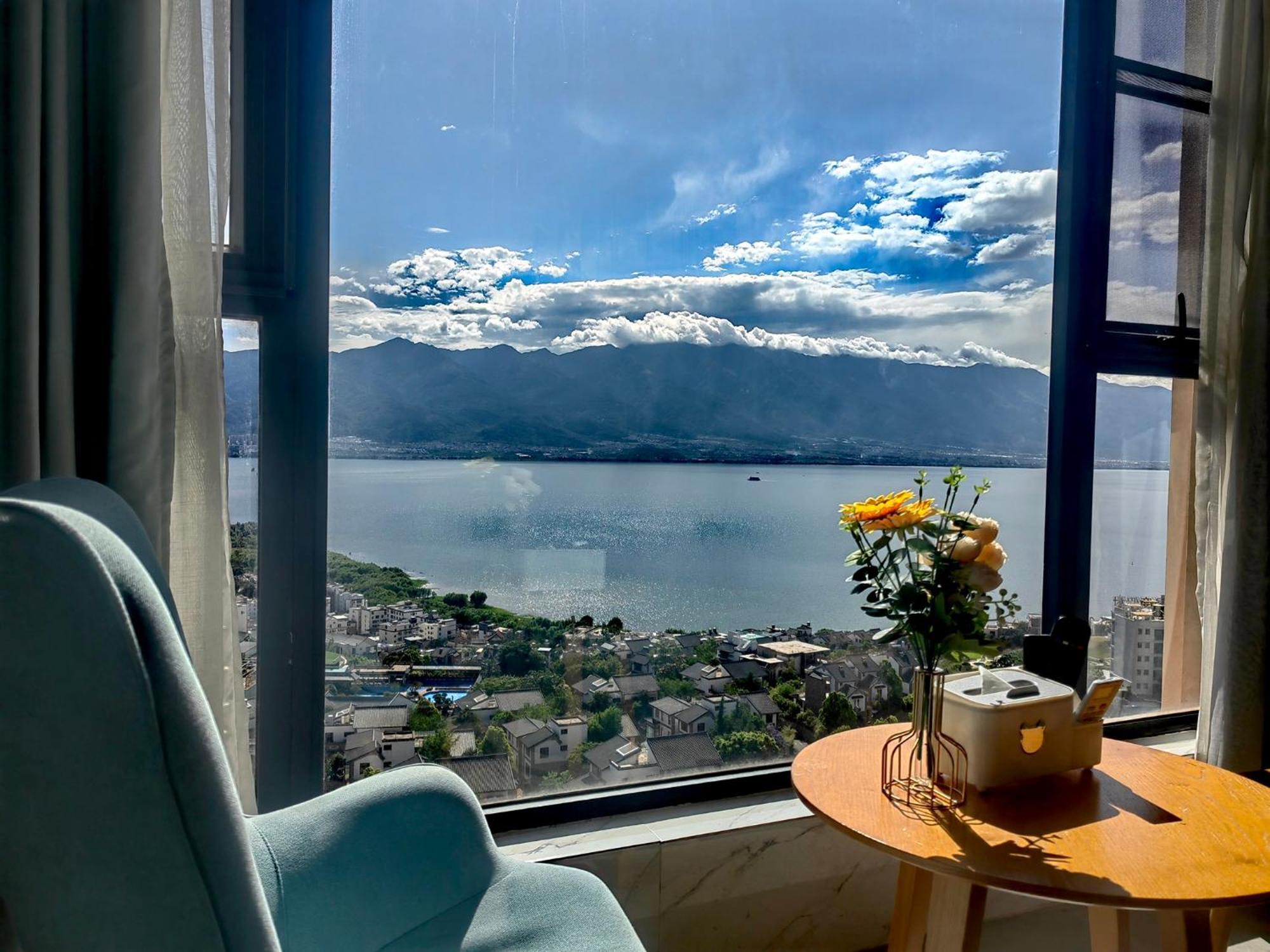 Dali Listening Sea View Villa大理听城海景别墅 Buitenkant foto