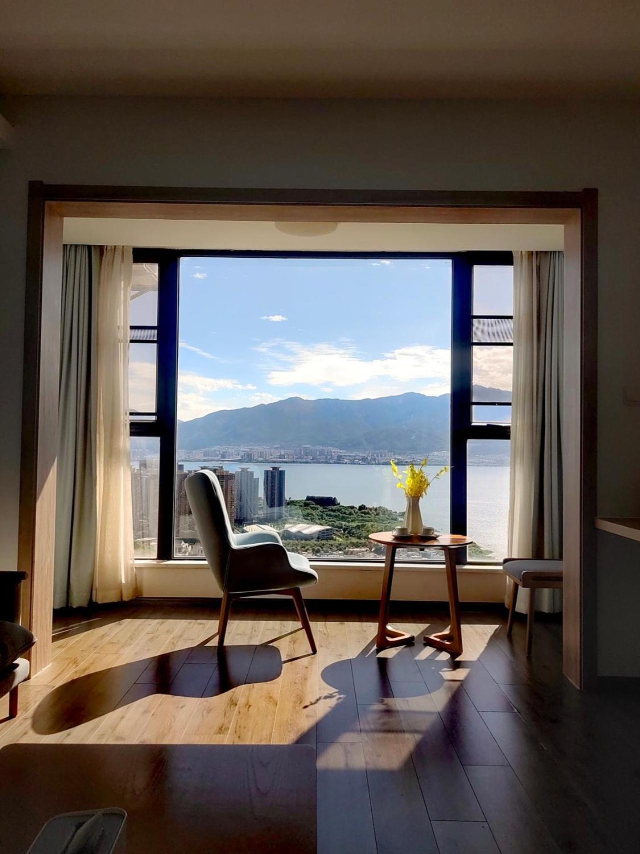 Dali Listening Sea View Villa大理听城海景别墅 Buitenkant foto