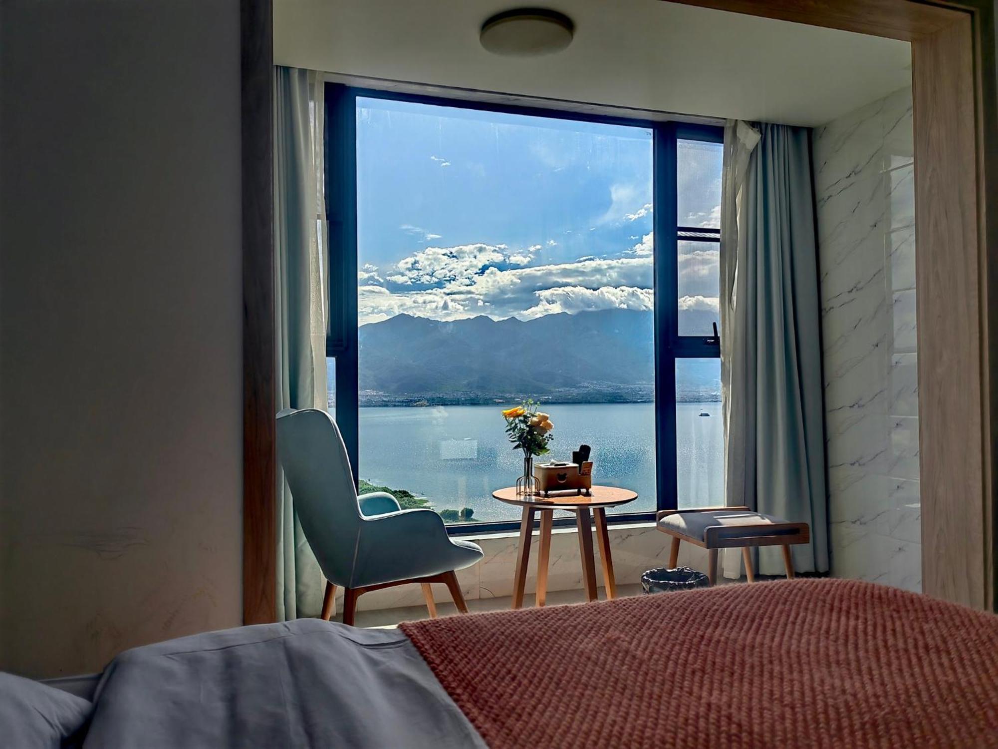 Dali Listening Sea View Villa大理听城海景别墅 Buitenkant foto