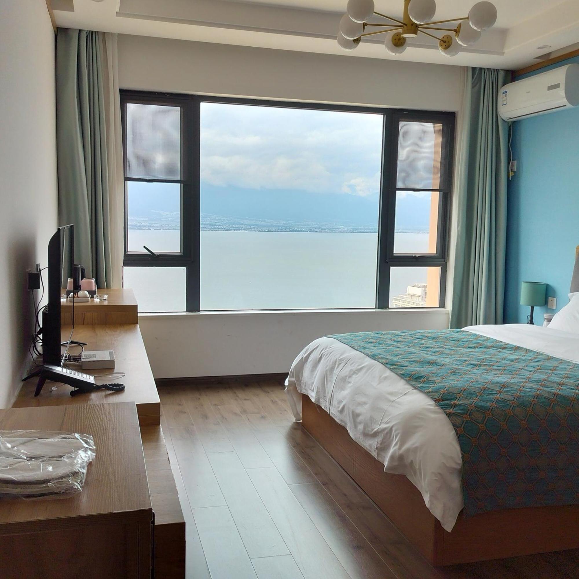 Dali Listening Sea View Villa大理听城海景别墅 Buitenkant foto