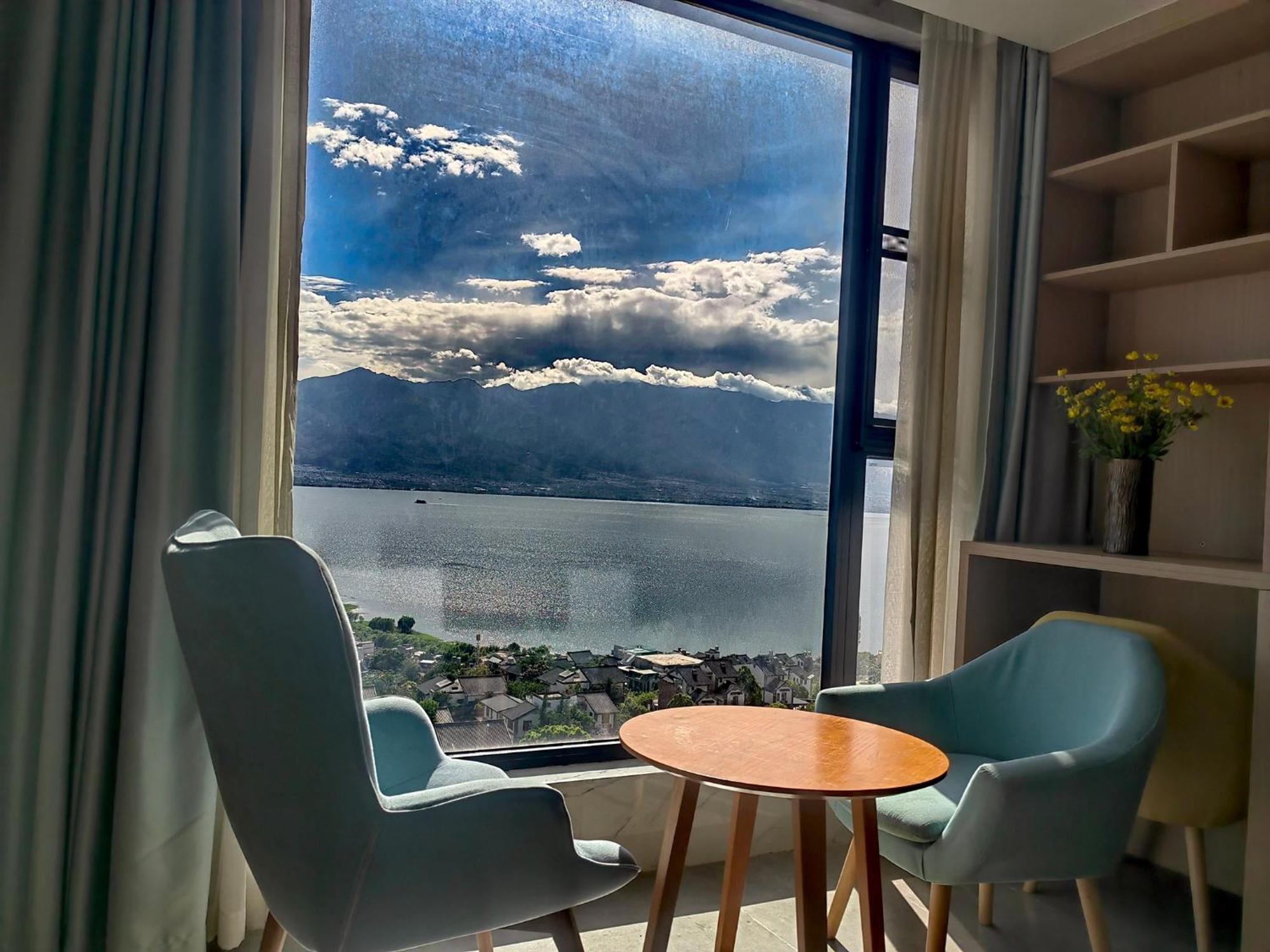 Dali Listening Sea View Villa大理听城海景别墅 Buitenkant foto